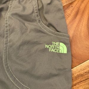 Girl’s Northface capris